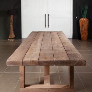 Tavoli sala da pranzo gambe in legno - XLAB Design