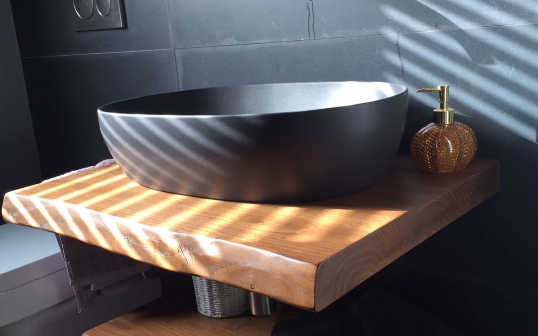 Mensola in legno massello da 100 a 200 cm per bar e pub Elias