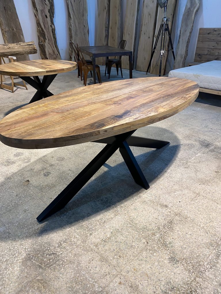 tavolo-in-legno-massello-ovale-gambe-ferro - XLAB Design