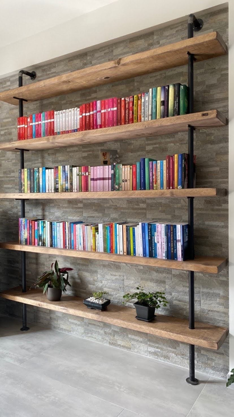 Libreria da parete mensole in legno e tubolari in ferro