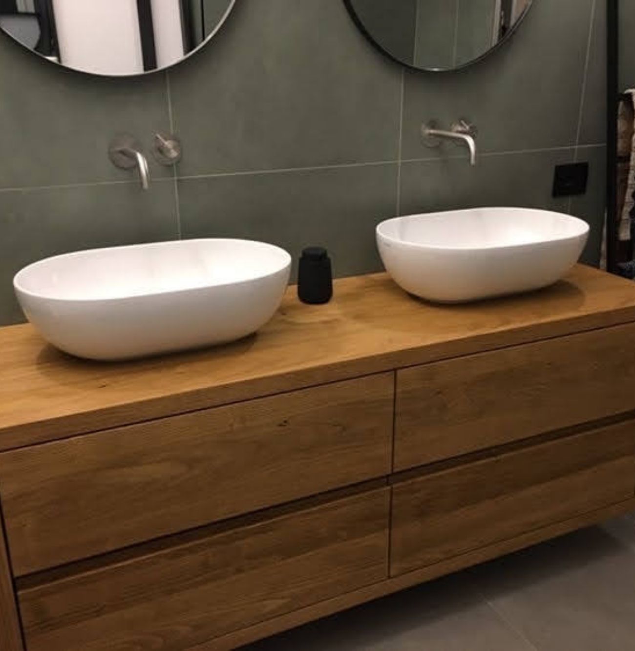 Arredo mobile bagno in legno massello 120 x 60 da terra - Dora - XLAB Design