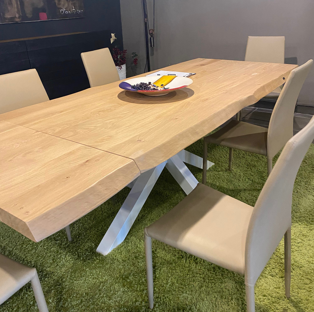 Tavolo allungabile sala da pranzo in legno massello Rovere rustico 280x97  cm Laila - XLAB Design